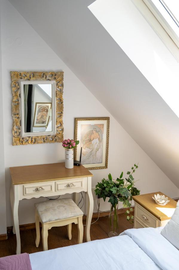 Sunny Studio With A View In Top Center Sofía Exterior foto