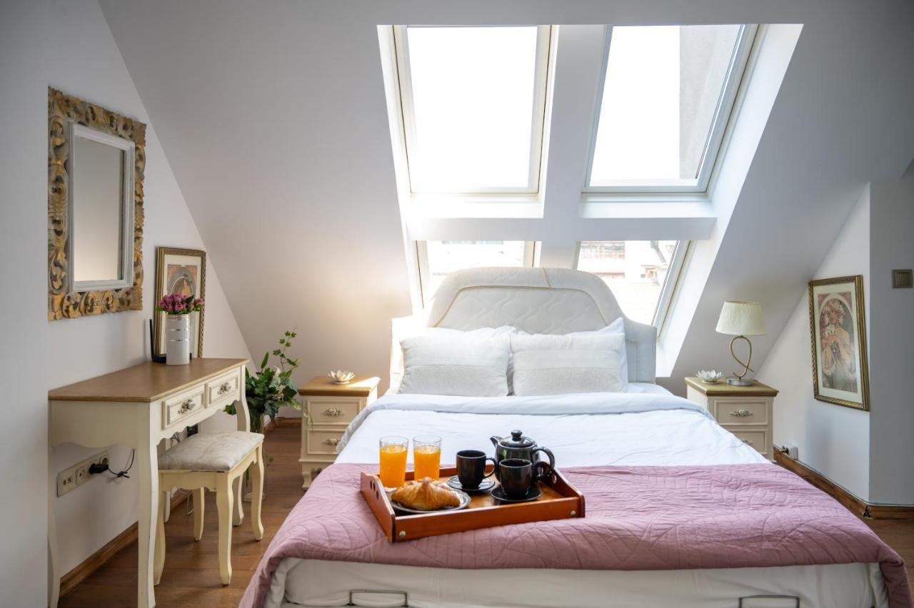 Sunny Studio With A View In Top Center Sofía Exterior foto