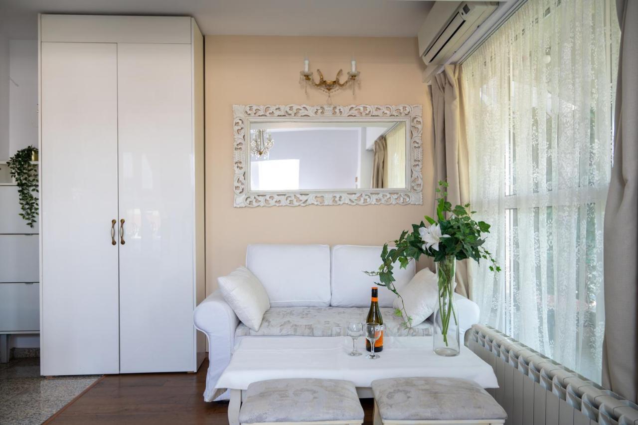 Sunny Studio With A View In Top Center Sofía Exterior foto