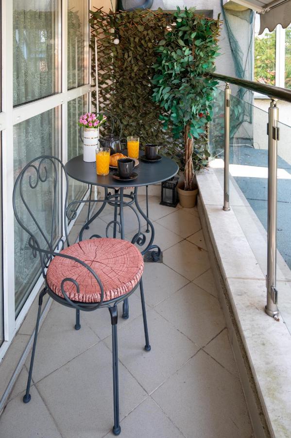 Sunny Studio With A View In Top Center Sofía Exterior foto